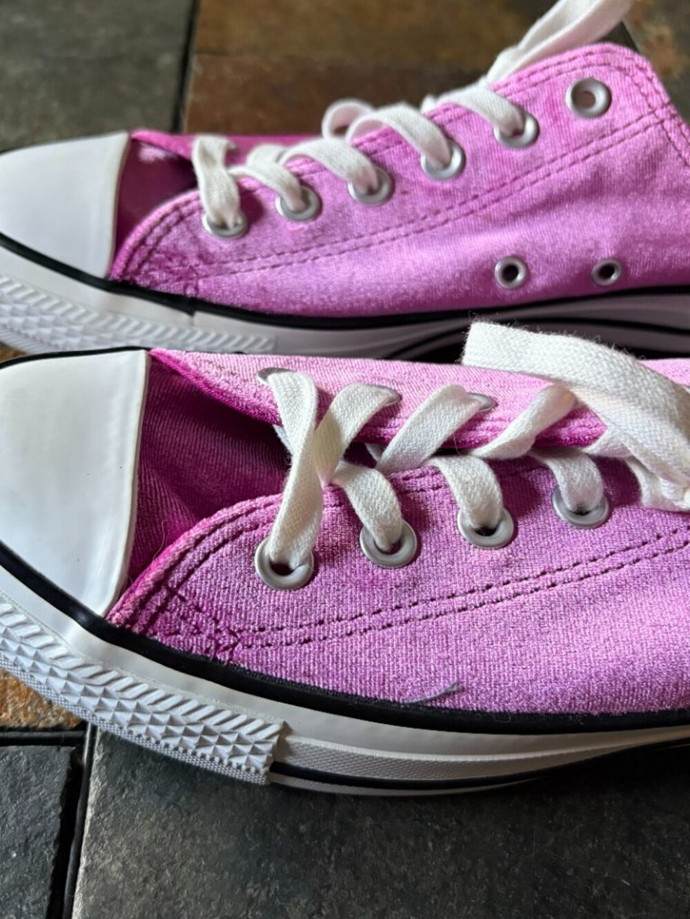 Converse Chuck Taylor Pink Sapphire velvet All Star low tops size 8.5 unworn - Picture 7 of 10